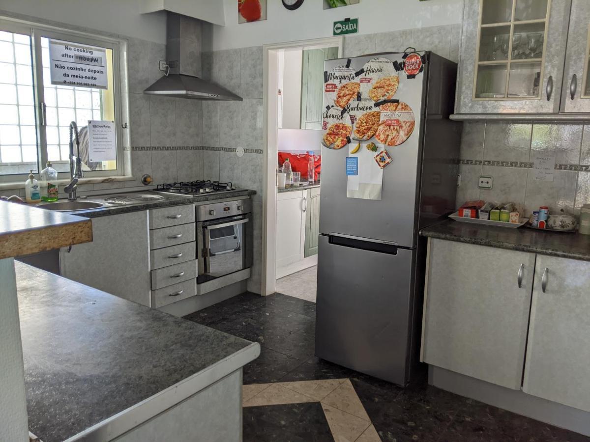 Dolphin House Hostel Faro Bagian luar foto