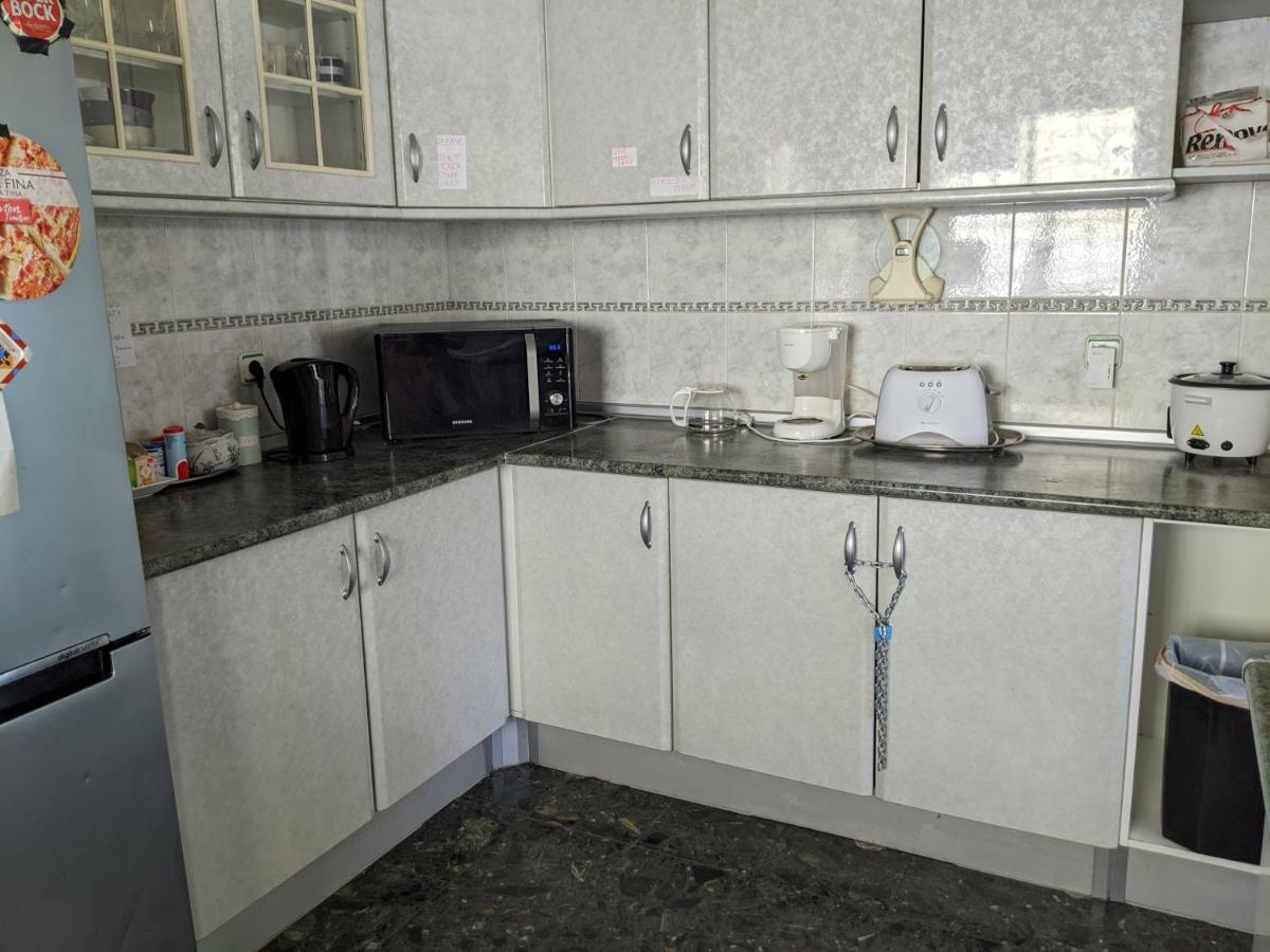 Dolphin House Hostel Faro Bagian luar foto