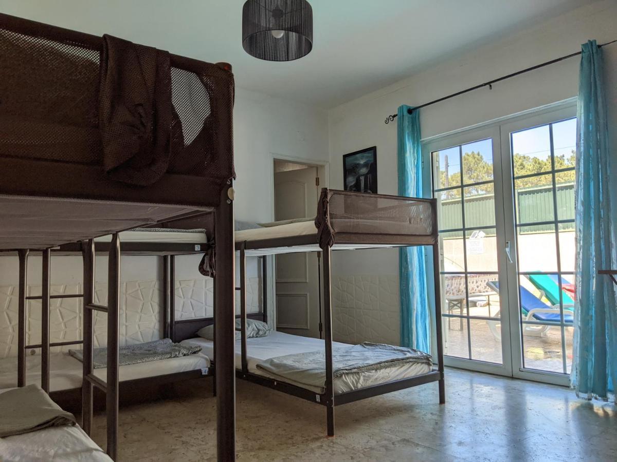 Dolphin House Hostel Faro Bagian luar foto