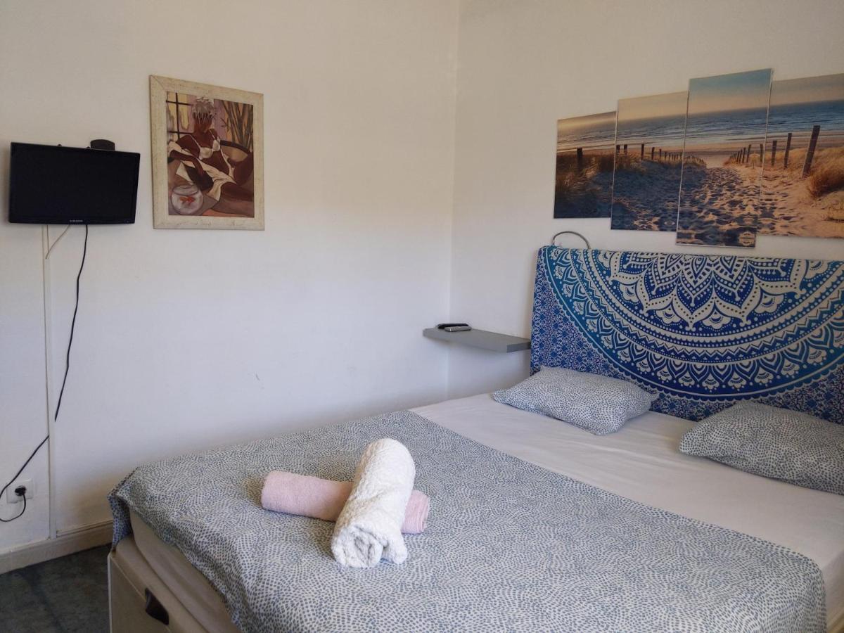 Dolphin House Hostel Faro Bagian luar foto